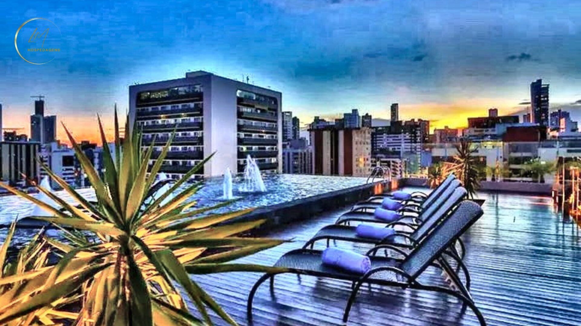 Habitación cuádruple Deluxe | Piscina | Una piscina al aire libre