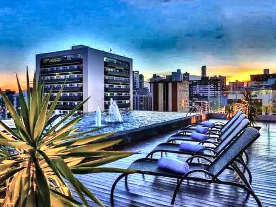 Quarto quádruplo luxo | Piscina | Piscina externa