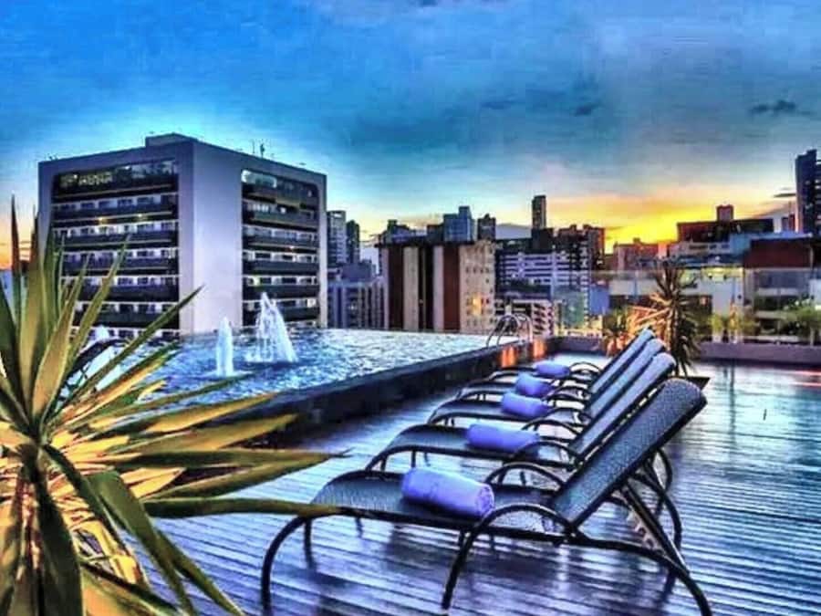 Quarto quádruplo luxo | Piscina | Piscina externa