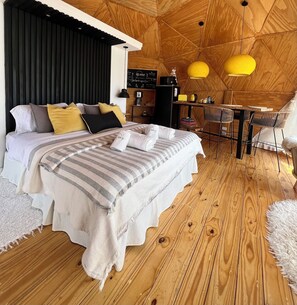 WiFi, bed sheets