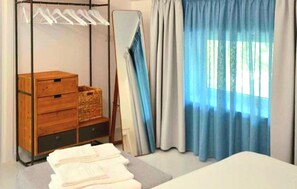 3 bedrooms, iron/ironing board, free WiFi
