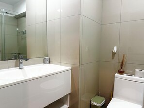 Comfort Apartment, City View | Bathroom - Dpto. amplio y luminoso en Miraflores (Lima)