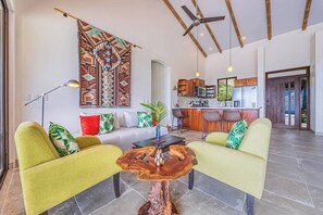 Smart TV, fireplace - Stunning 3-BR house & casita, sleeps 7. Pool, BBQ, ocean views.
Design your stay (Portalon)