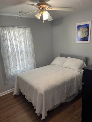 3 bedrooms, iron/ironing board, WiFi, bed sheets
