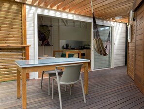 Outdoor dining - WEST COTTAGE COCO CANNELLE (DESHAIES)