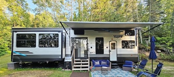 Luxury Lakefront Glamping near Itasca State Park + wifi, fit pit, & gas grill