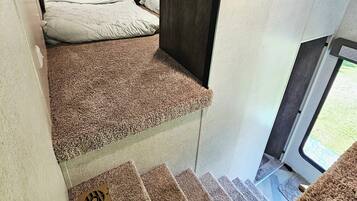 3 slaapkamers, een strijkplank/strijkijzer, wifi, beddengoed