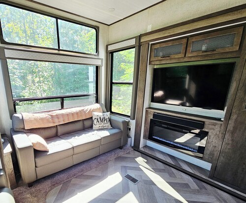 Luxury Lakefront Glamping near Itasca State Park + wifi, fit pit, & gas grill