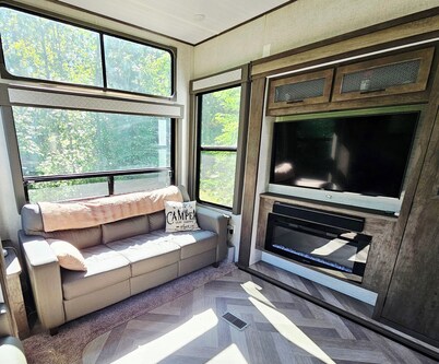 Luxury Lakefront Glamping near Itasca State Park + wifi, fit pit, & gas grill