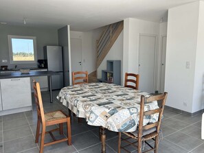 Dining - 306 - New house near Sables-D'or-Les-Pins (FREHEL)