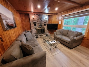 Smart-TV, peis, fotballspill og bordtennis