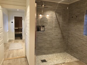 Douche, sèche-cheveux