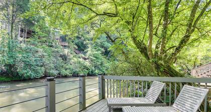 Cartecay River Retreat w/ Yard & Screened Porch!