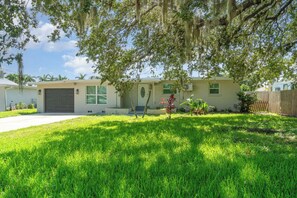 Exterior - Sunny Fort Myers Getaway (Fort Myers)