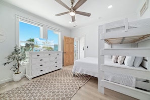 4 habitaciones, tabla de planchar con plancha y wifi gratis