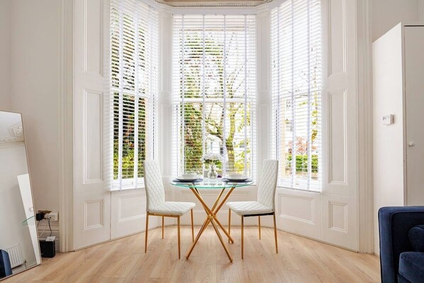 Interior - Ladbroke Grove hidden Gem (london)