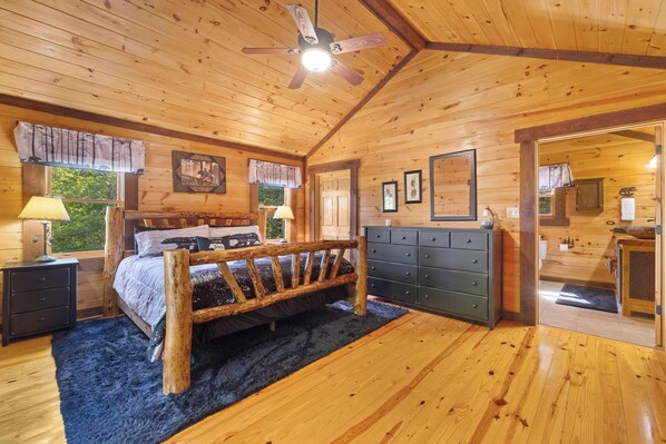 4 bedrooms, free WiFi, bed sheets - All Decked Out - A Cozy Escape in the Heart of North Georgia - 8 Guests (Mineral Bluff)