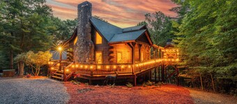 All Decked Out - A Cozy Escape in the Heart of North Georgia - 8 Guests
