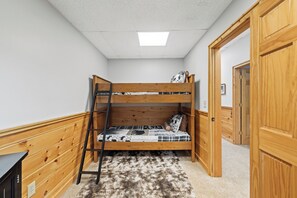 4 makuuhuonetta, ilmainen Wi-Fi, vuodevaatteet