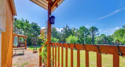 1 Mi to Lake Texoma: Cozy Studio w/ Outdoor Space!