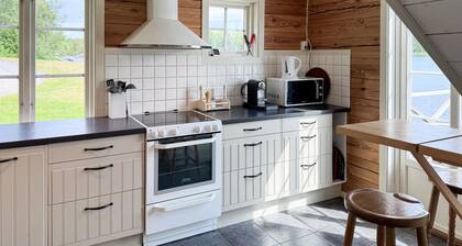 Lovely home in Gränna with lake view