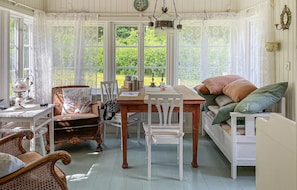 壁炉、DVD 播放器