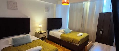 Twin Room | Desk, free WiFi