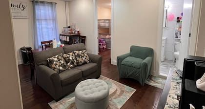 Spacious 3-bedroom apartment with WiFi, AC in lovely New York