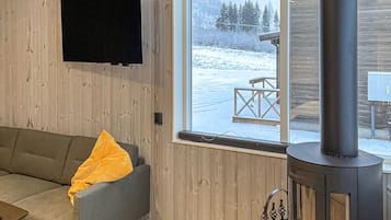 Smart-tv och eldstad