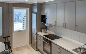 Fridge, microwave, dishwasher, coffee/tea maker