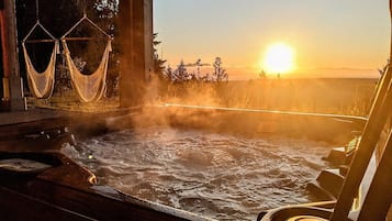 Comfort Double Room, Shared Bathroom (Hot Tub Room) | Outdoor spa tub
