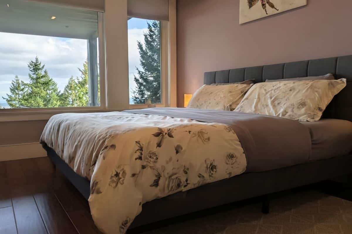 Comfort Double Room, Shared Bathroom (Hot Tub Room)