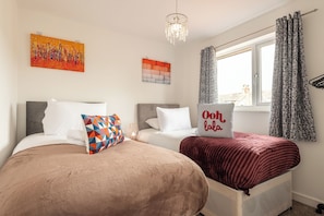 3 bedrooms, iron/ironing board, WiFi, bed sheets - Beverley Central Quiet 3 bedroom Homey Parking (East Riding of Yorkshire)