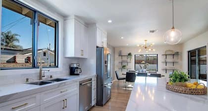 Beautiful 3 Bedrooms 3 Bath Large Home + Pool