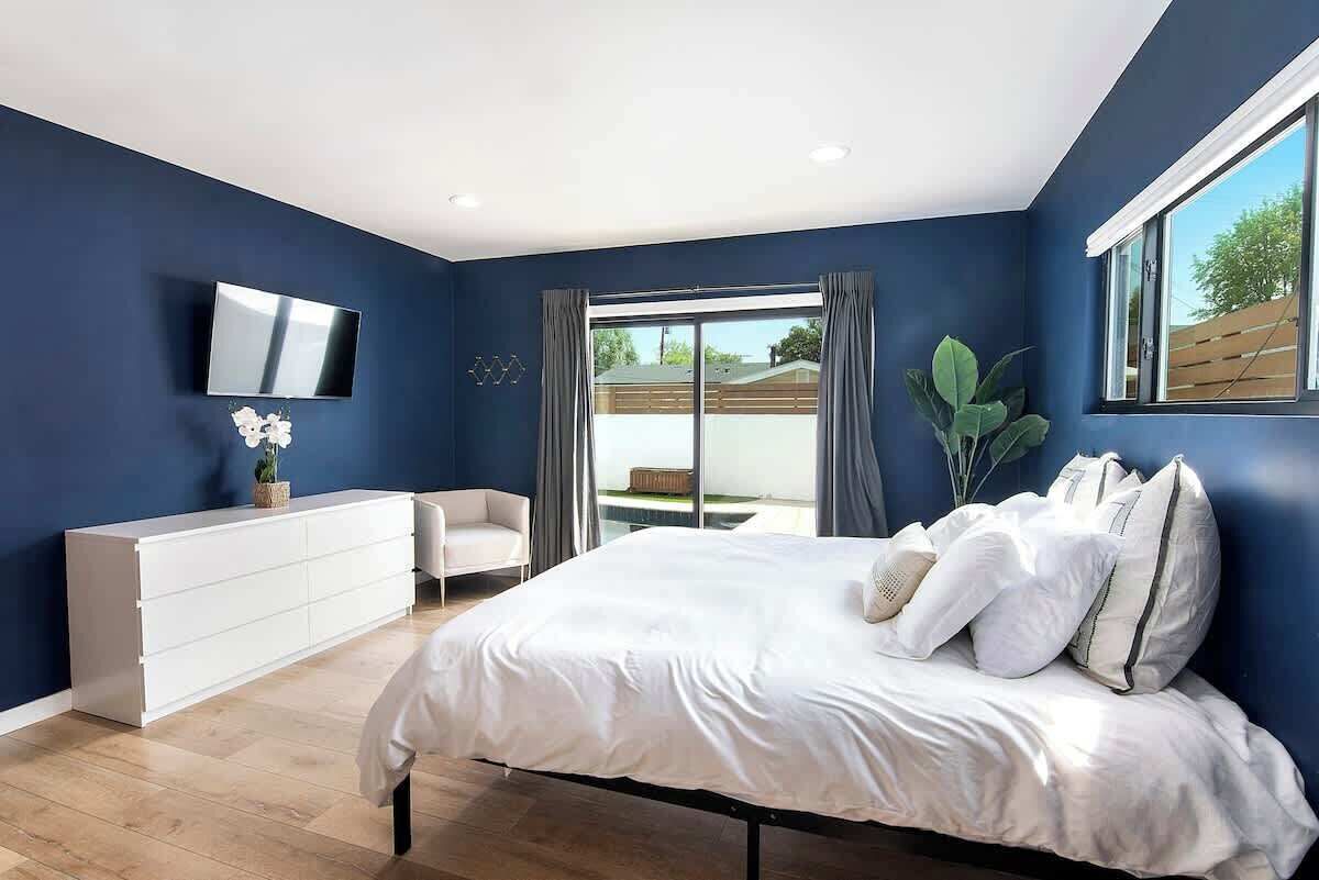 3 bedrooms, iron/ironing board, travel cot, WiFi