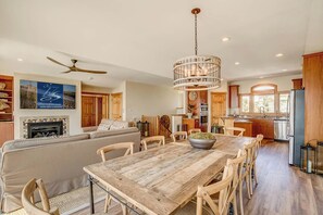 Interior - Meet Me at Sunset | Soundfront Sunsets from the Private Pool and Hot Tub (Kitty Hawk)
