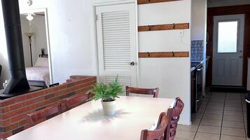 Apartment, Private Bathroom | Restaurant