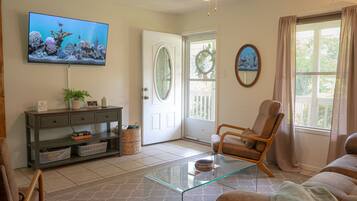 Apartment, Private Bathroom | Lounge