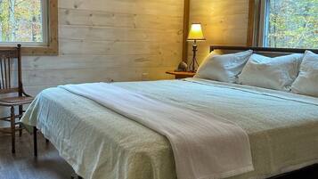 Mökki, oma kylpyhuone | 2 makuuhuonetta