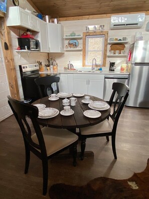 Ferienhütte, eigenes Bad | Gemeinschaftsküche