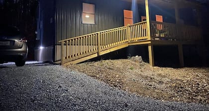 Hollowbranch Hideaway