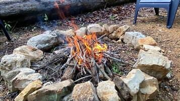 Cabaña, baño privado | Jardín