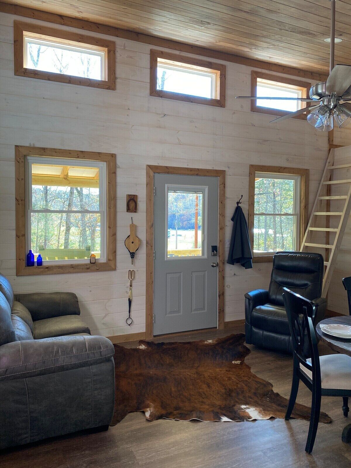 小屋, 私人浴室 | 酒廊