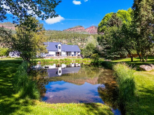 Luxe Retreat at Celebration Pond - 6BR, 4.5 BA, WIFI, A/C, Optional HotTub