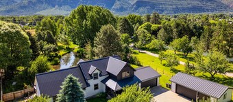 Luxe Retreat at Celebration Pond - 6BR, 4.5 BA, WIFI, A/C, Optional HotTub