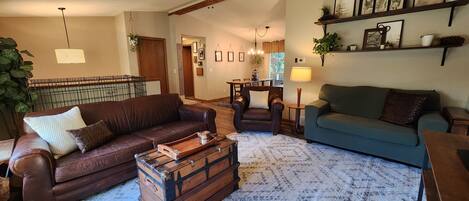 Una Smart TV, una chimenea