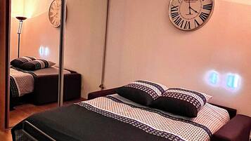 1 bedroom, iron/ironing board, bed sheets