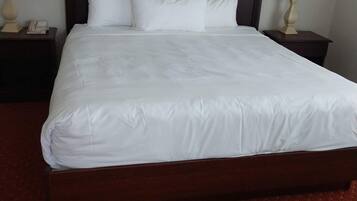 2 habitaciones, tabla de planchar con plancha, wifi y ropa de cama