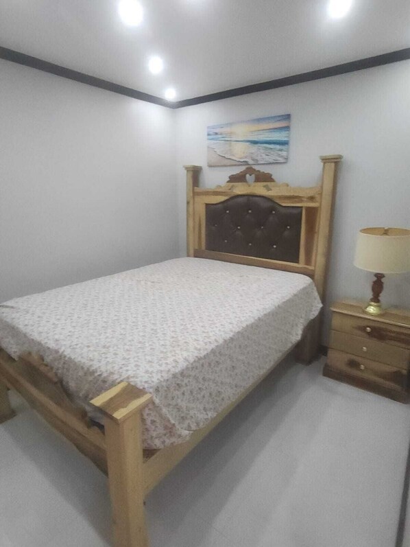 3 chambres, fer et planche à repasser, Wi-Fi, literie fournie