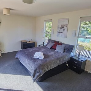 Habitación doble Deluxe, balcón, vista al patio | Wifi gratis